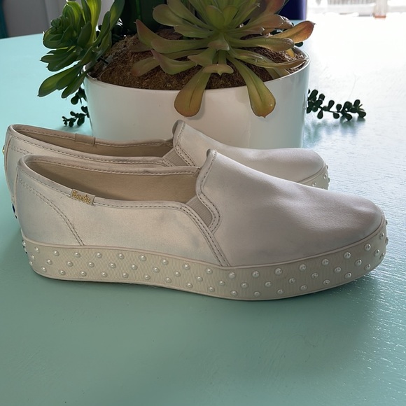 Kade Spade Keds satin and pearl BNWOT size 9US - Picture 3 of 10